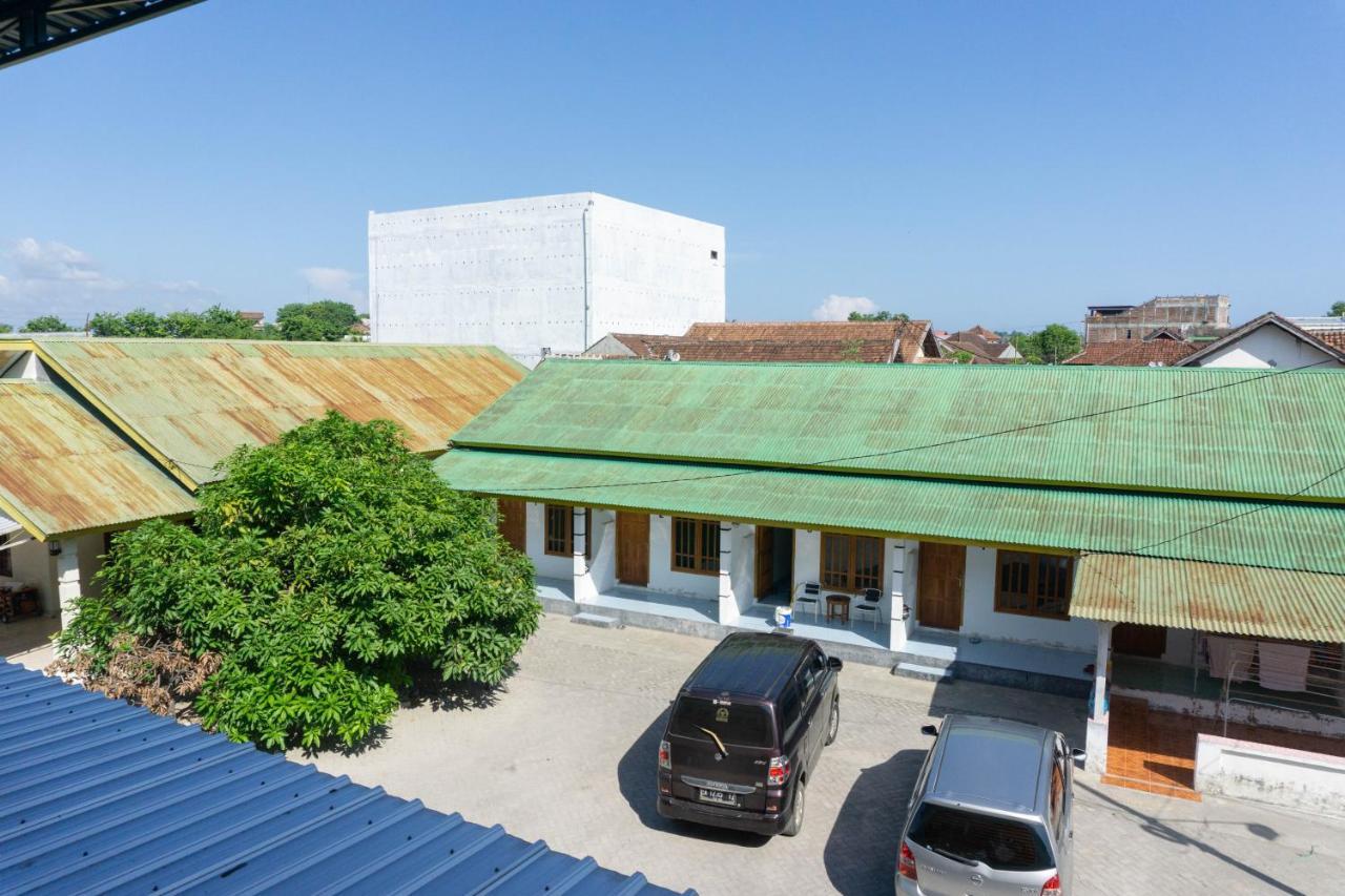 Hotel Reddoorz Syariah Near Sultan Muhammad Kaharuddin Airport Sumbawa Besar Exteriér fotografie