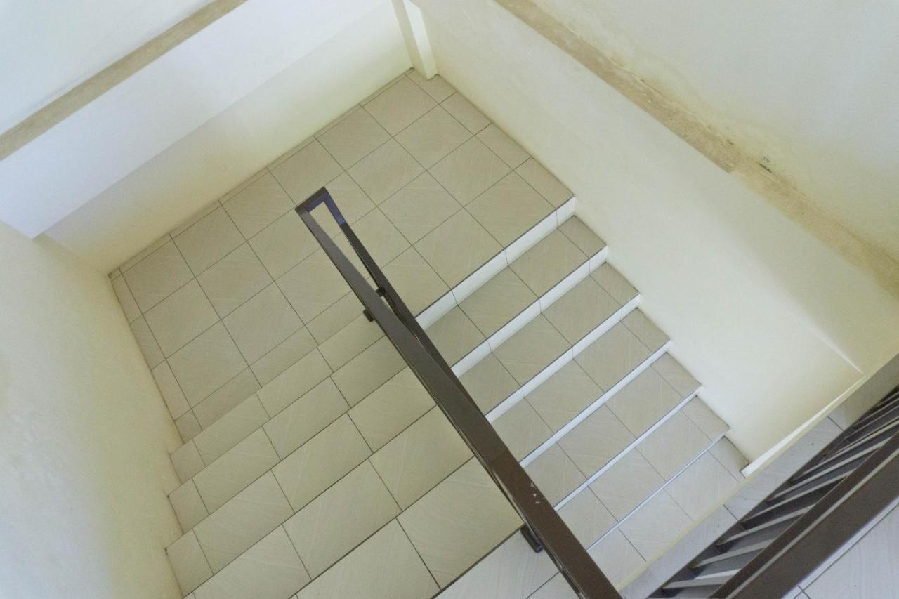 Hotel Reddoorz Syariah Near Sultan Muhammad Kaharuddin Airport Sumbawa Besar Exteriér fotografie