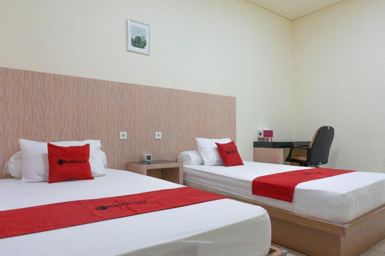 Hotel Reddoorz Syariah Near Sultan Muhammad Kaharuddin Airport Sumbawa Besar Exteriér fotografie