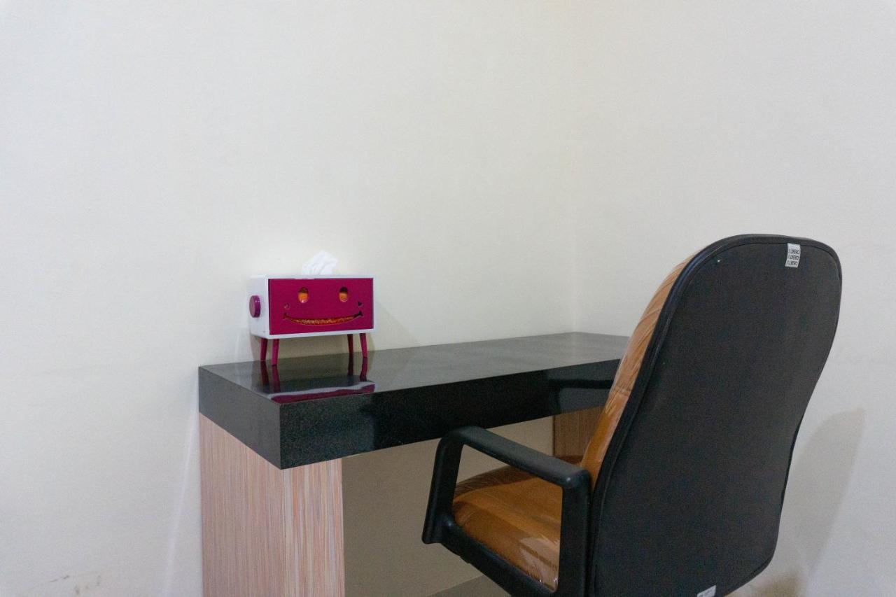Hotel Reddoorz Syariah Near Sultan Muhammad Kaharuddin Airport Sumbawa Besar Exteriér fotografie
