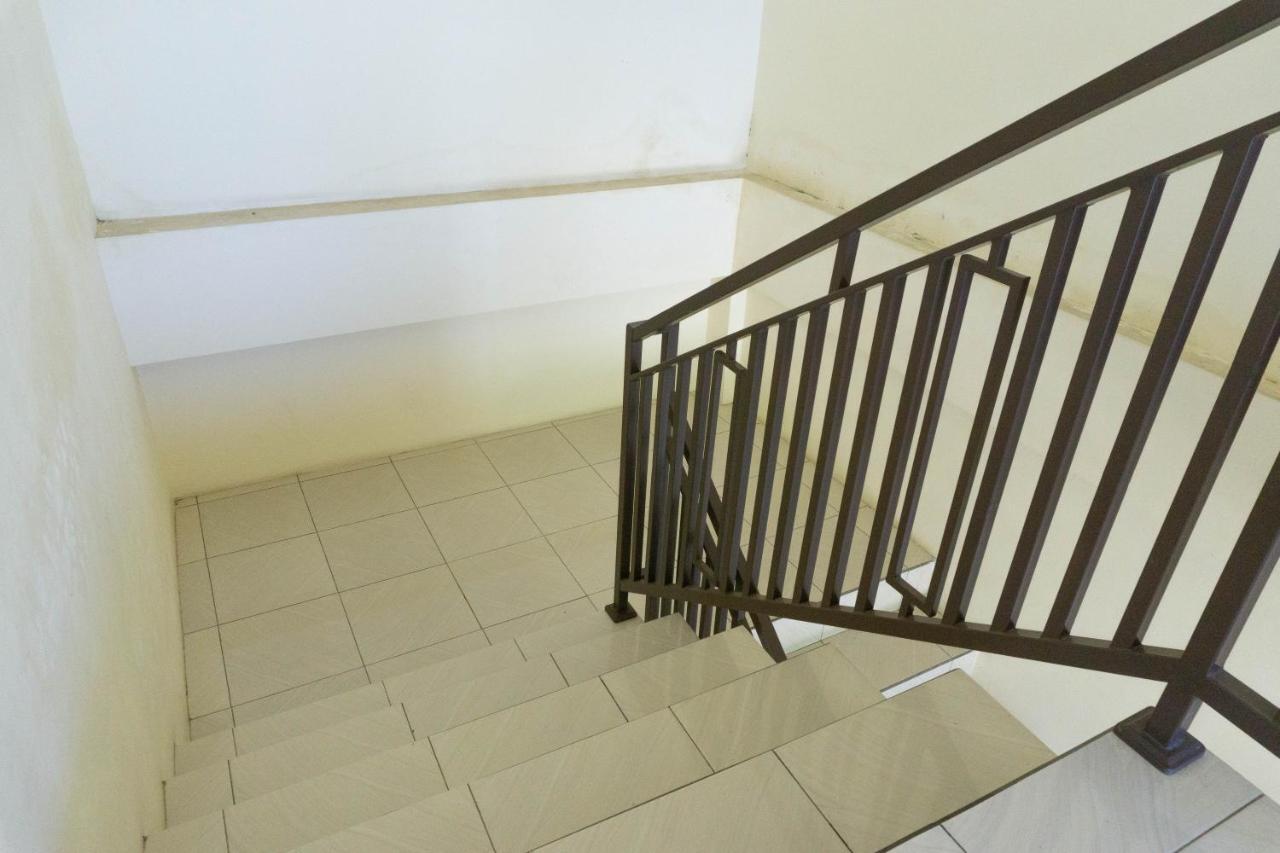 Hotel Reddoorz Syariah Near Sultan Muhammad Kaharuddin Airport Sumbawa Besar Exteriér fotografie